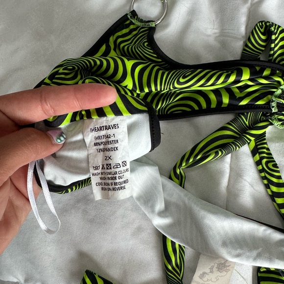 IHeartRaves green and black swirl O ring top - Picture 3 of 3